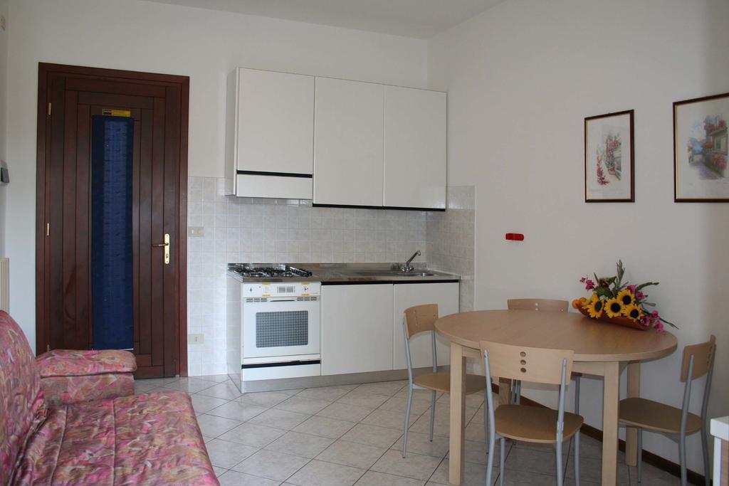 Viviana Apartamento Lignano Sabbiadoro Quarto foto