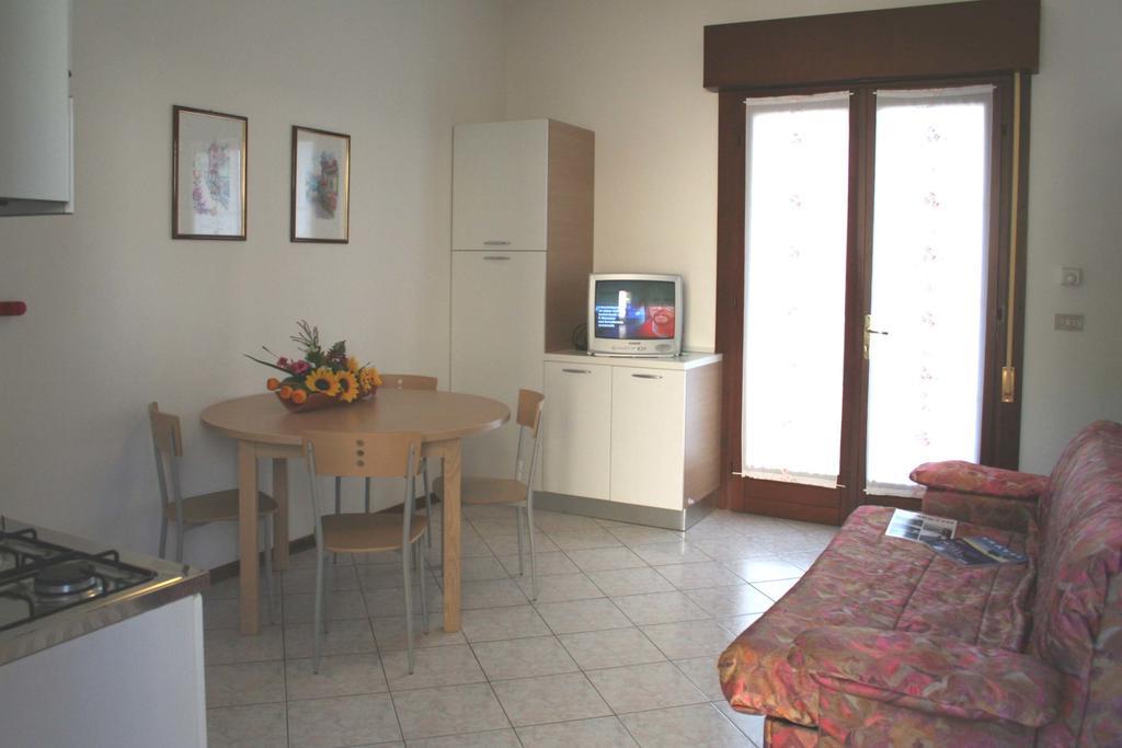 Viviana Apartamento Lignano Sabbiadoro Quarto foto